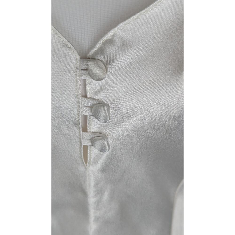 Vintage 80s White Chemise - Bridal Slip Dress with Fabric Covered Buttons  Sz 6 - Picture 2 of 4
